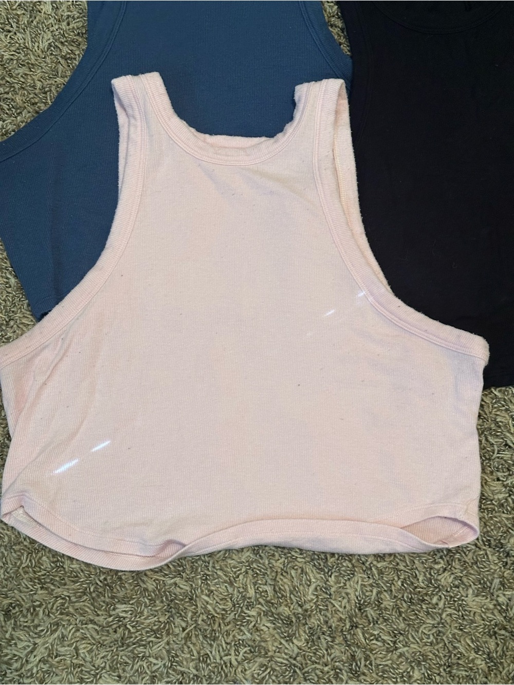 Bundle of Cropped Tanks - Picture 2 of 8
